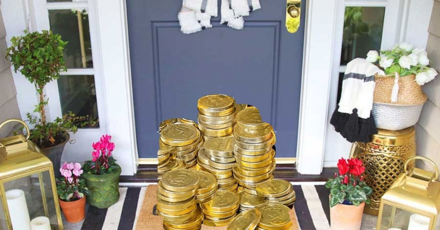 Lumea este plină de obiceiuri misterioase: de ce trebuie să-ți pui o monedă sub preșul ușii înainte de a ieși din casă ?