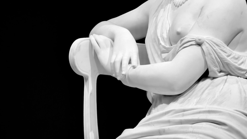 Sappho, cea mai mare poetă a antichităţii. A fost alungată din cauza versurilor sale care deranjau conducătorii